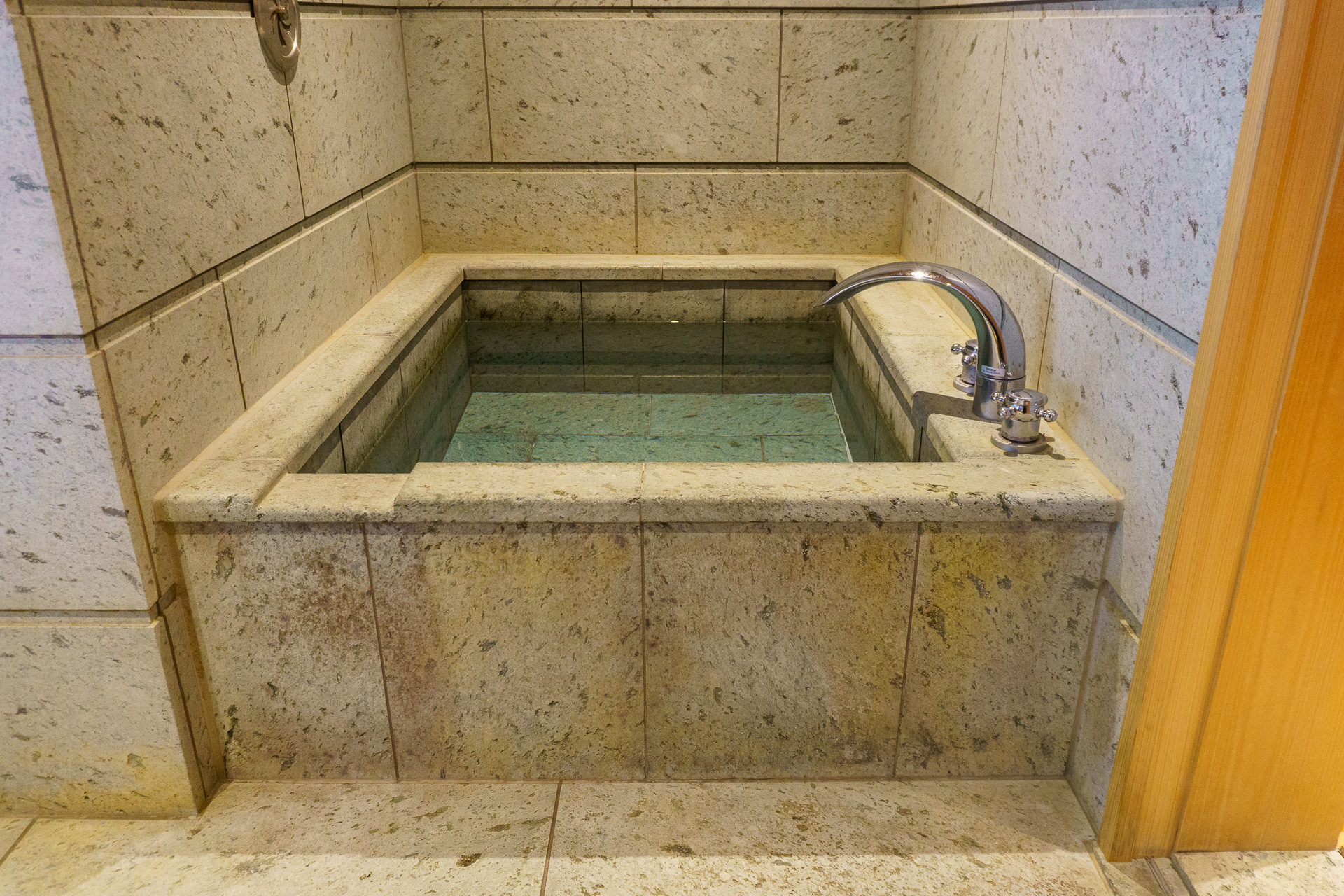 専用サウナ付きの客室風呂