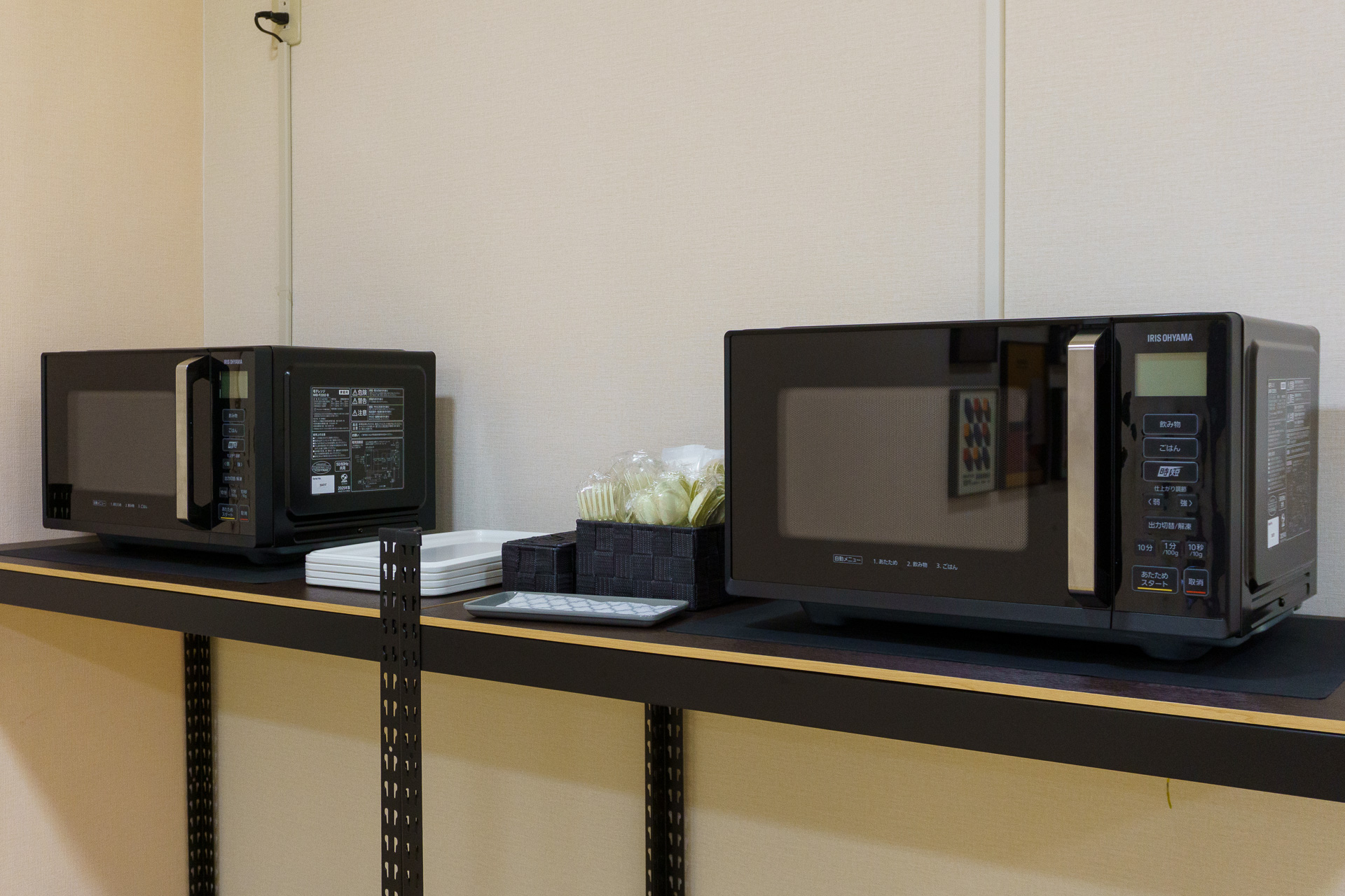 電子レンジ2台を設置している