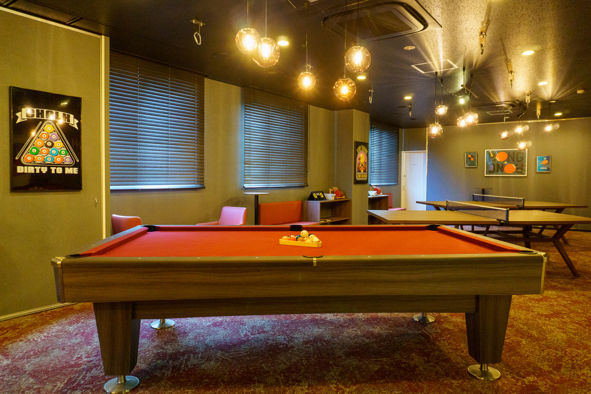 卓球やビリヤードなどで遊べるGAME LOUNGE（10時～22時）