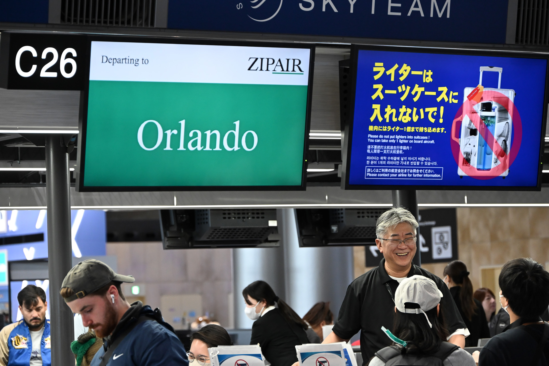 成田空港第1ターミナルのカウンターにはオーランドの文字が