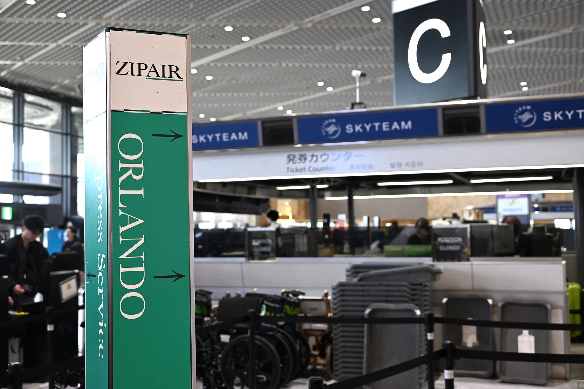 成田空港第1ターミナルのカウンターにはオーランドの文字が
