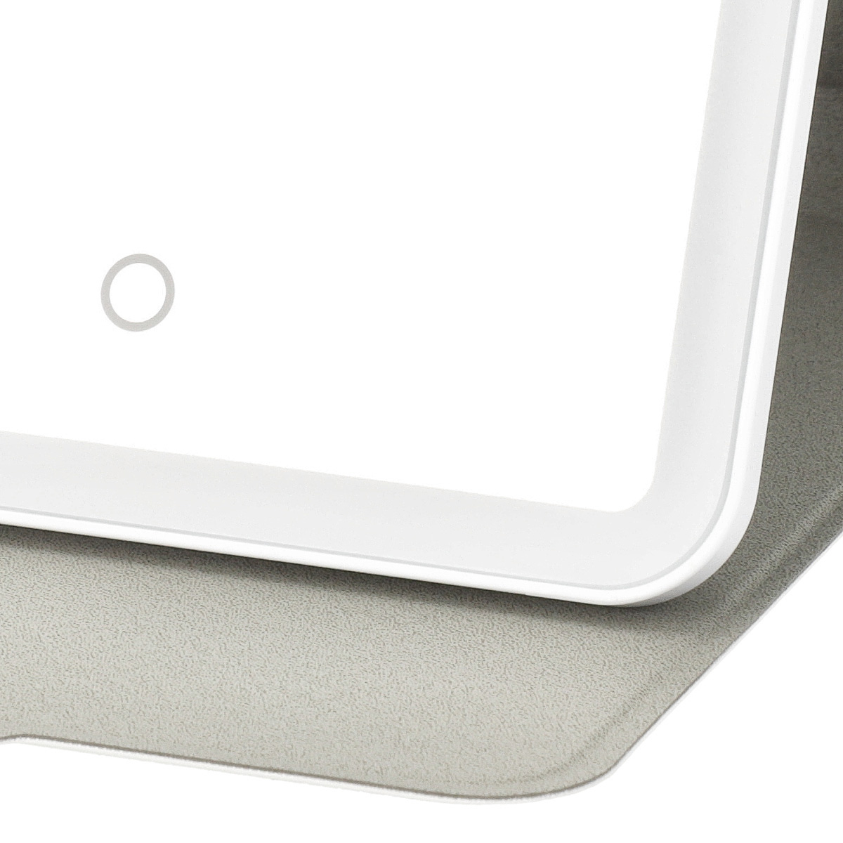 外見はカバー付きのタブレット風