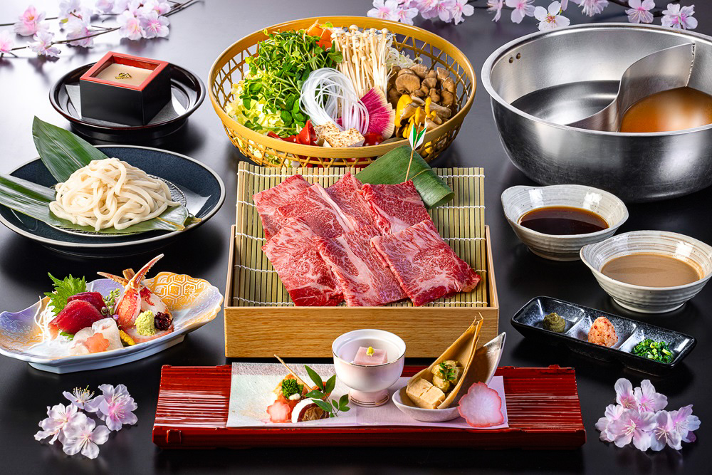 リニューアル記念の宿泊プランで提供する夕食「和洋会席調理」