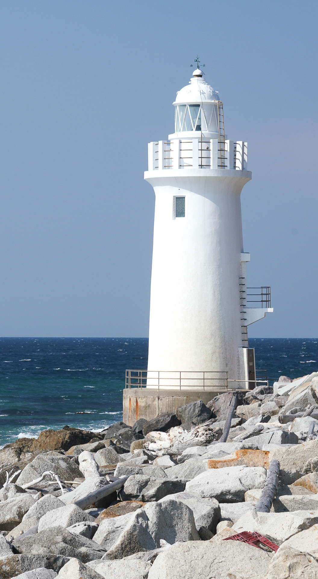 伊良湖岬灯台。写真映えするので、ぜひ記念写真を