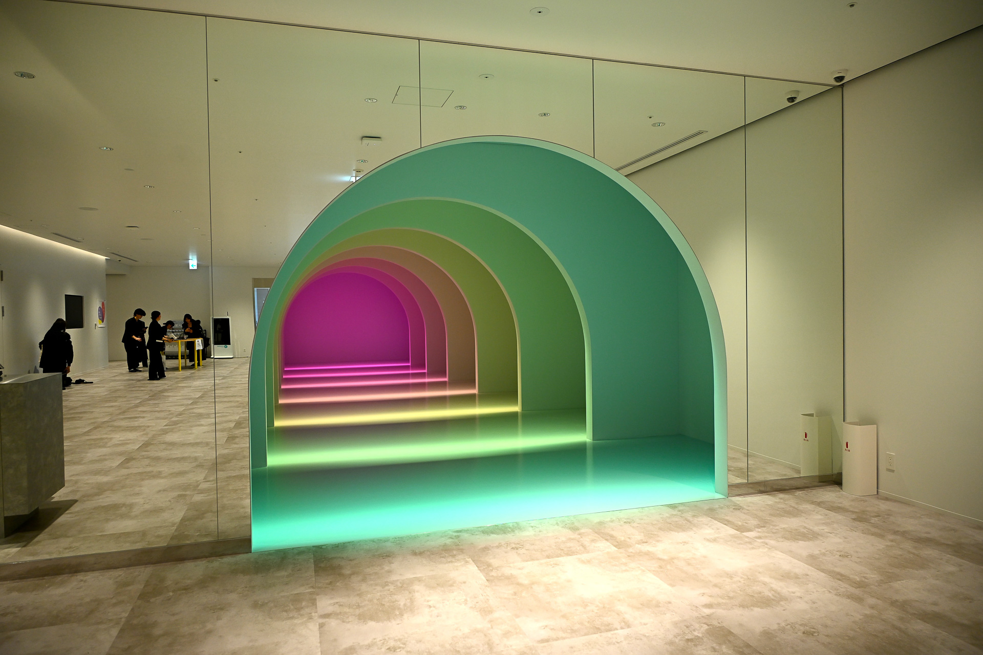 「ワンダリア横浜」のエントランス周辺の様子