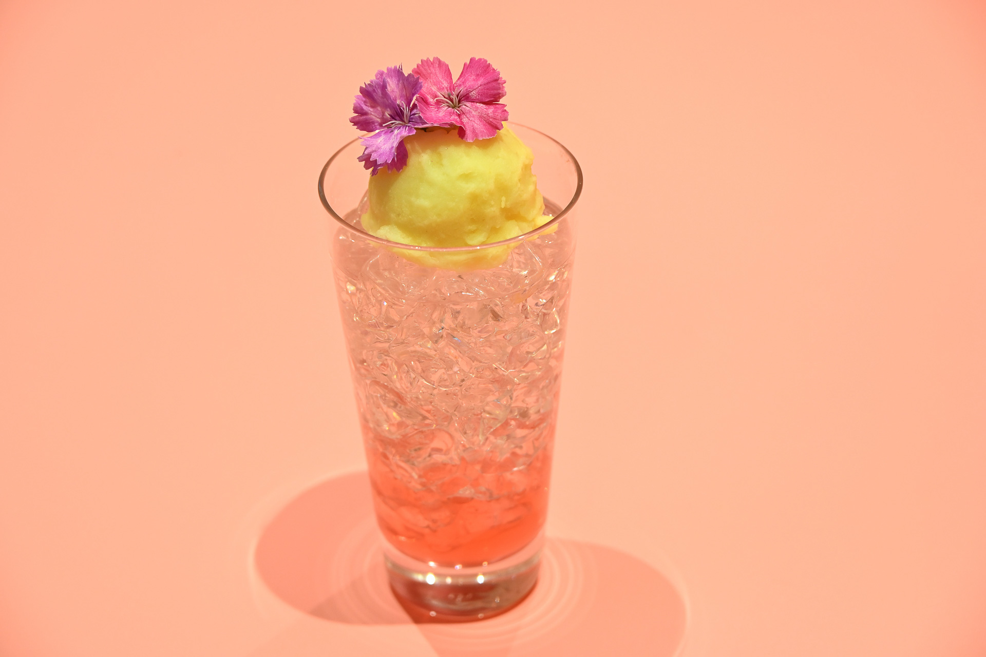 春の桜クリームソーダ（880円）