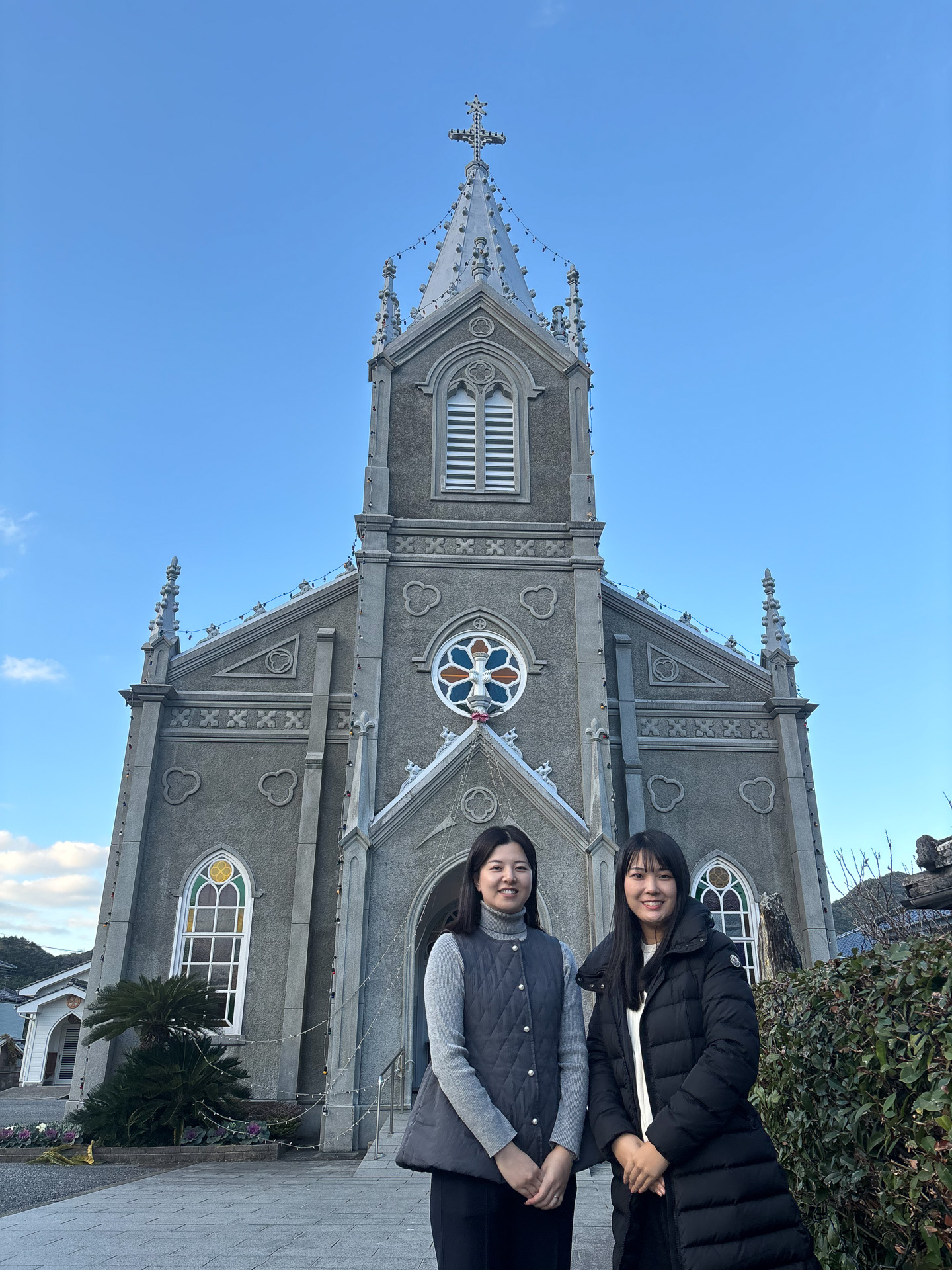 JALふるさとアンバサダーに地域の取り組みを聞いた。回答者はJALふるさとアンバサダー 長崎県担当の香月椎捺さん（左）、熊本県担当の長田佳子さん（右）