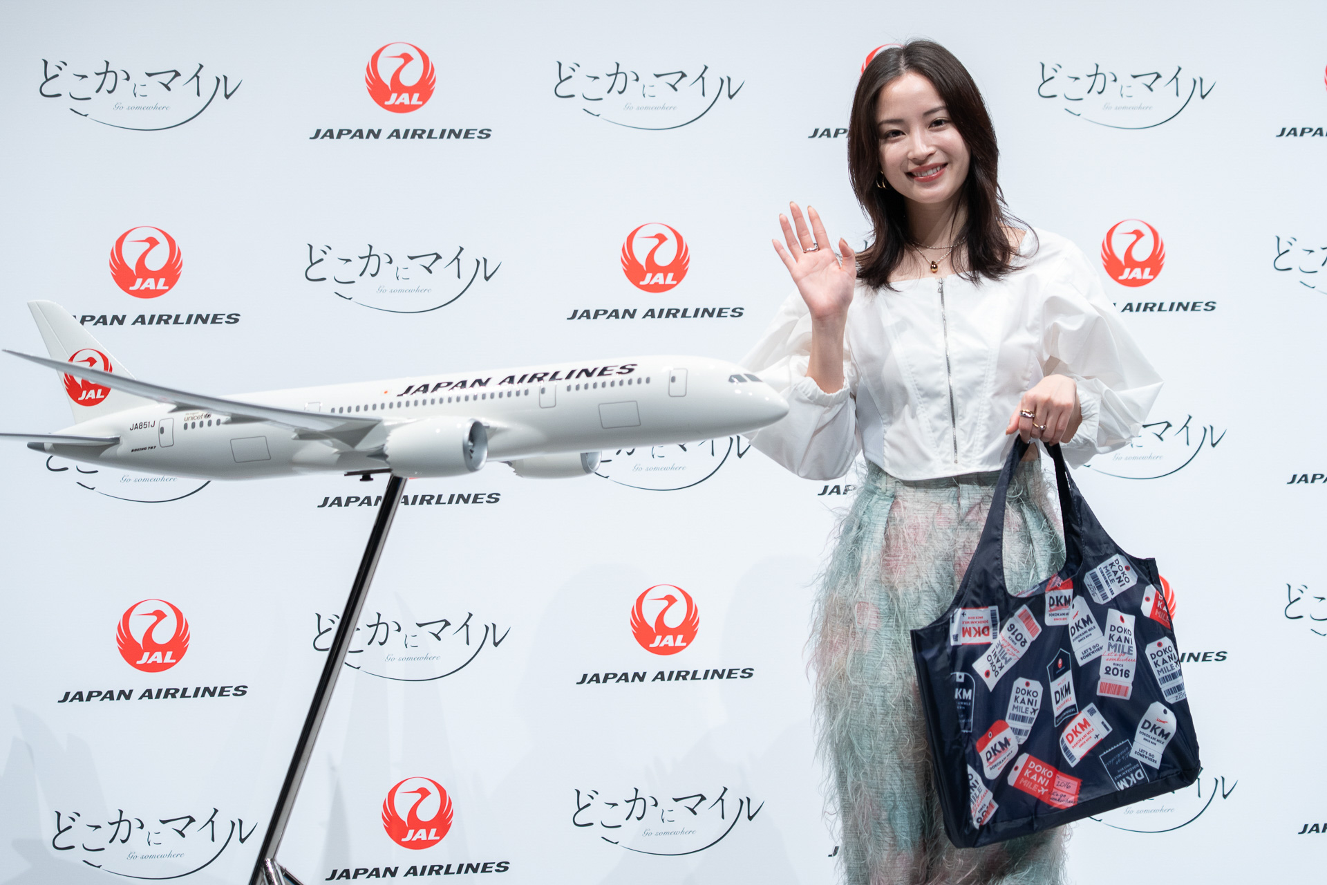 オリジナルエコバッグを手に