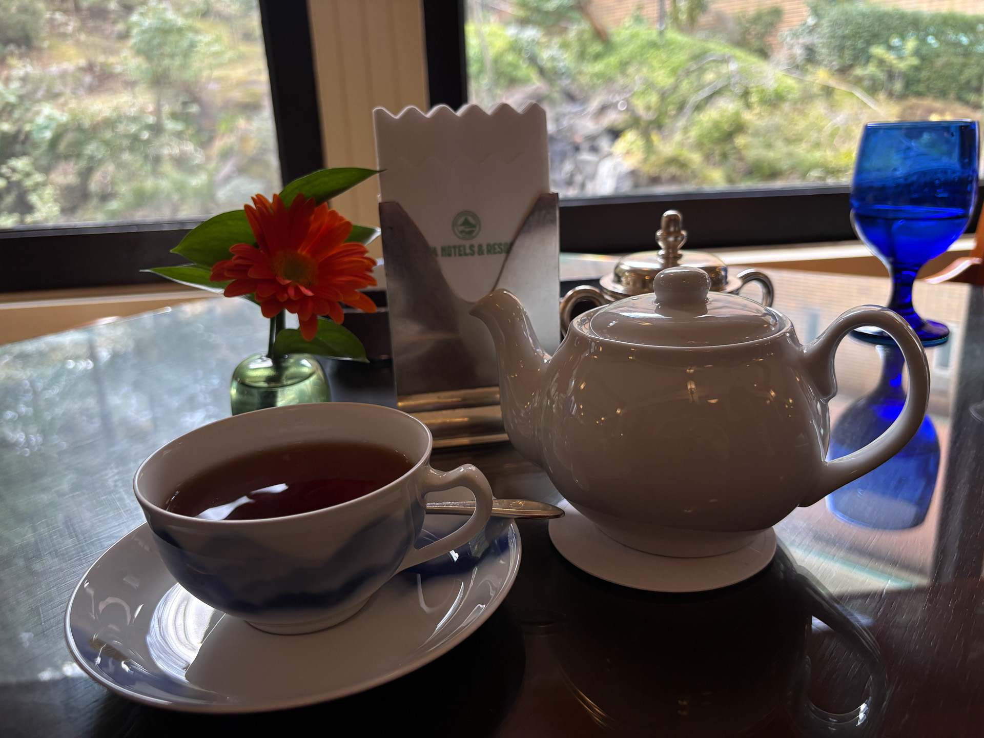 ラベンダー、バニラなどの香りの紅茶「エデンローズ」