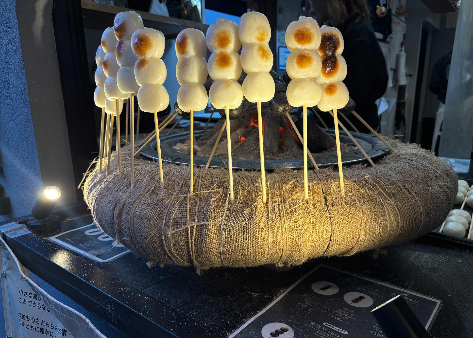 炭火焼きの大きなおだんご