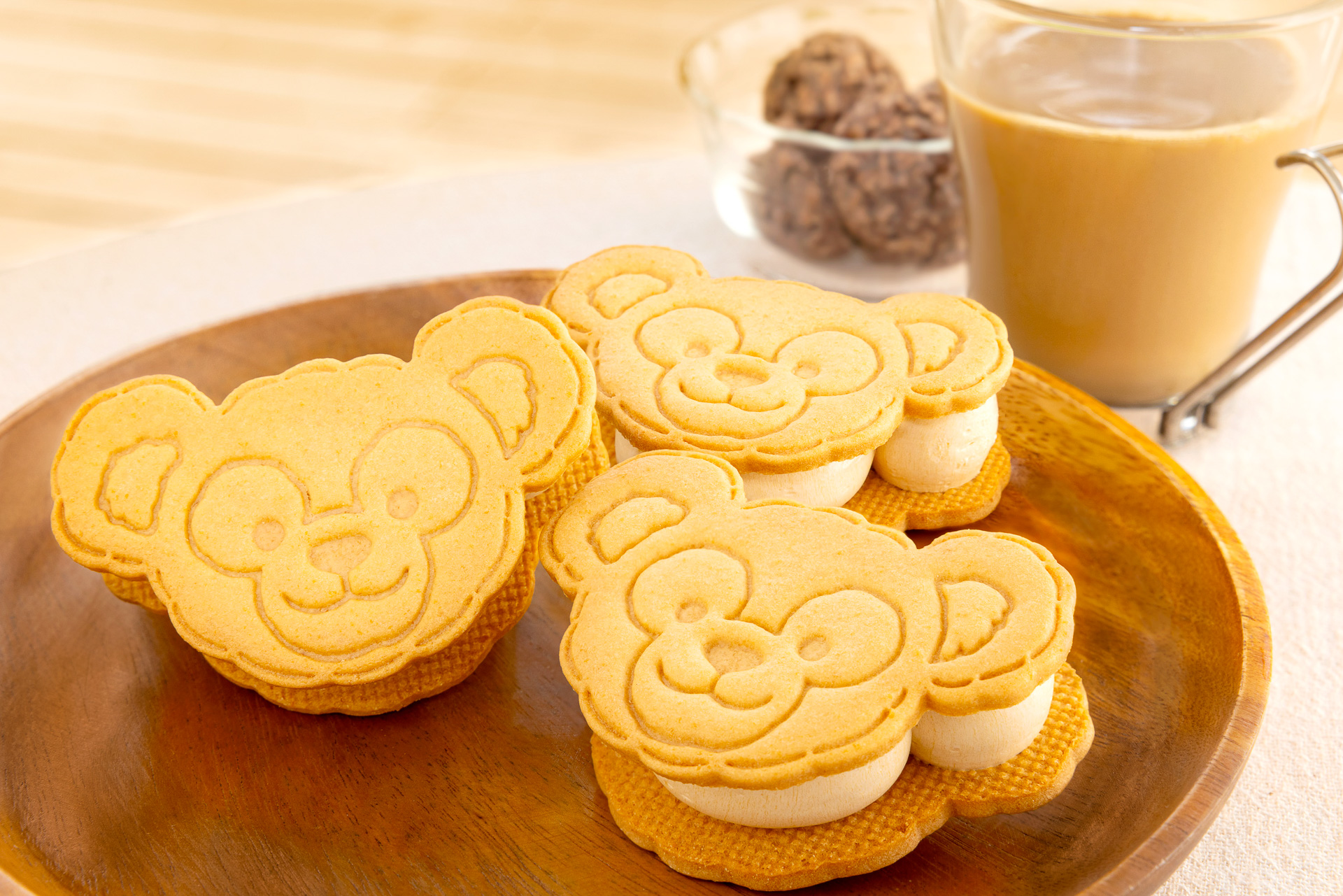 「ダッフィークッキーサンド」が「東京ディズニーリゾート・フローズンセレクション」に加わる