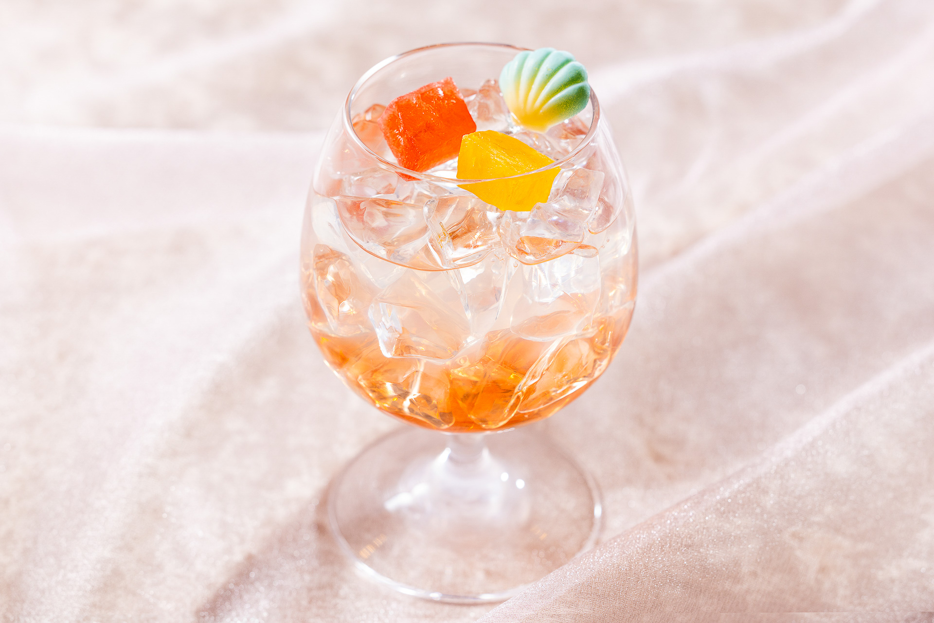 “ダッフィー＆フレンズのファインド・ユア・ビューティフル・ブルー!”スペシャルドリンク（1600円）