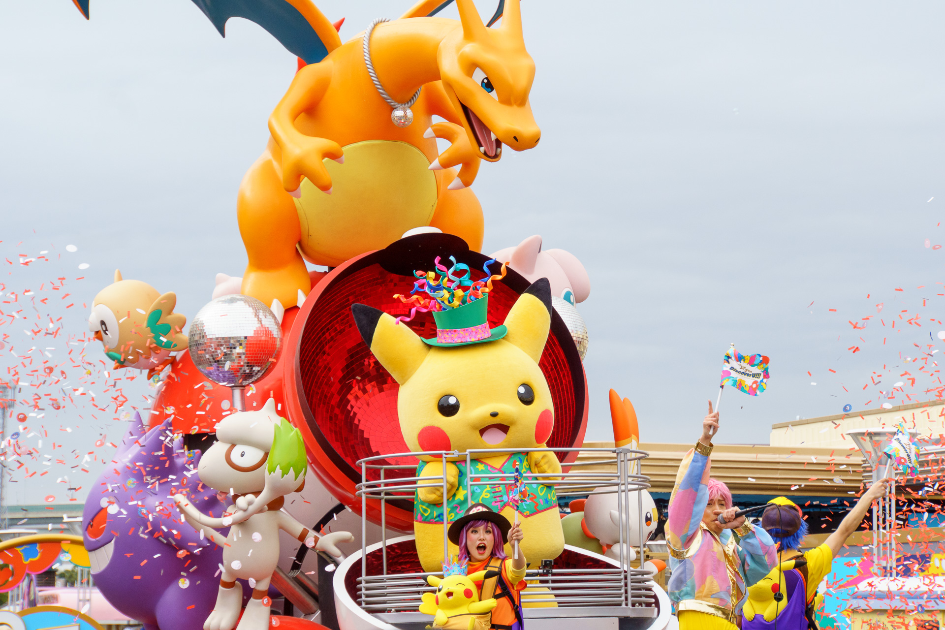 NO LIMIT! パレードも25周年バージョンに！