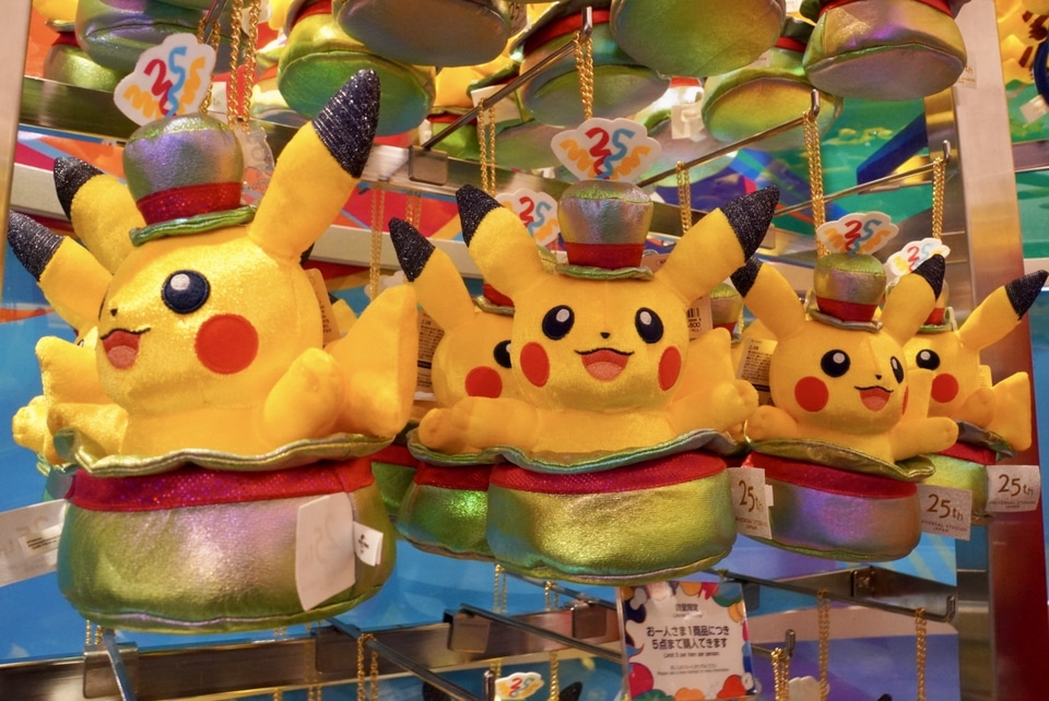 USJ×ポケモン新グッズを撮り下ろしで紹介。ピカチュウの耳が動く帽子