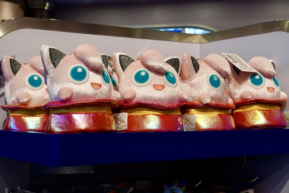 USJ×ポケモン新グッズを撮り下ろしで紹介。ピカチュウの耳が動く帽子
