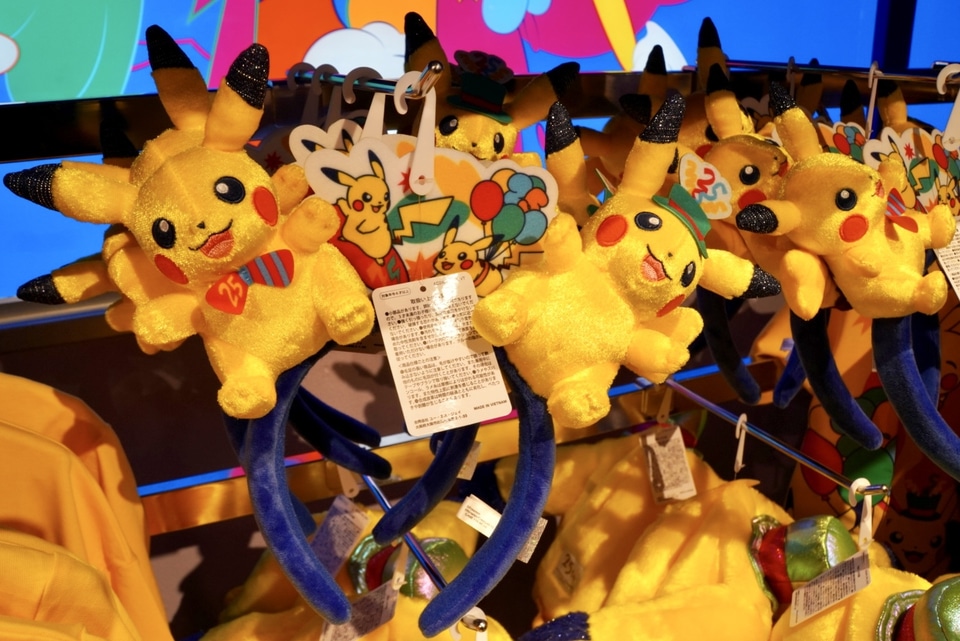 USJ×ポケモン新グッズを撮り下ろしで紹介。ピカチュウの耳が動く帽子