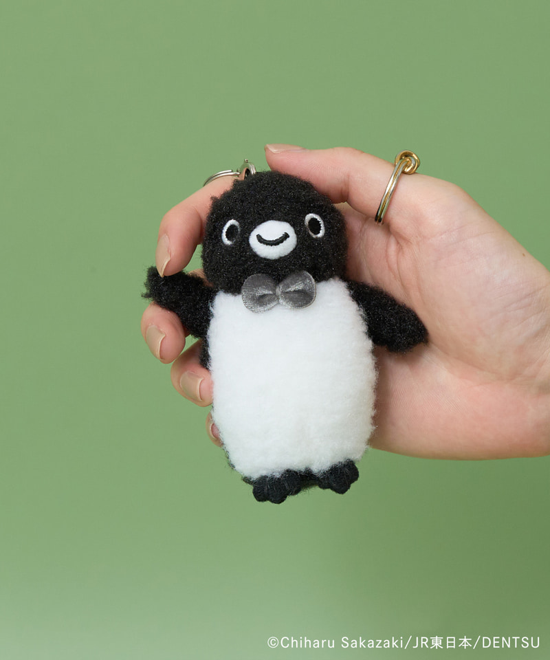 バースデイ バー　Suicaペンギン ぬいぐるみ　マスコットキーホルダー Suicaのペンギン、「BIRTHDAY BAR」とコラボ。ぬいぐるみやクッション