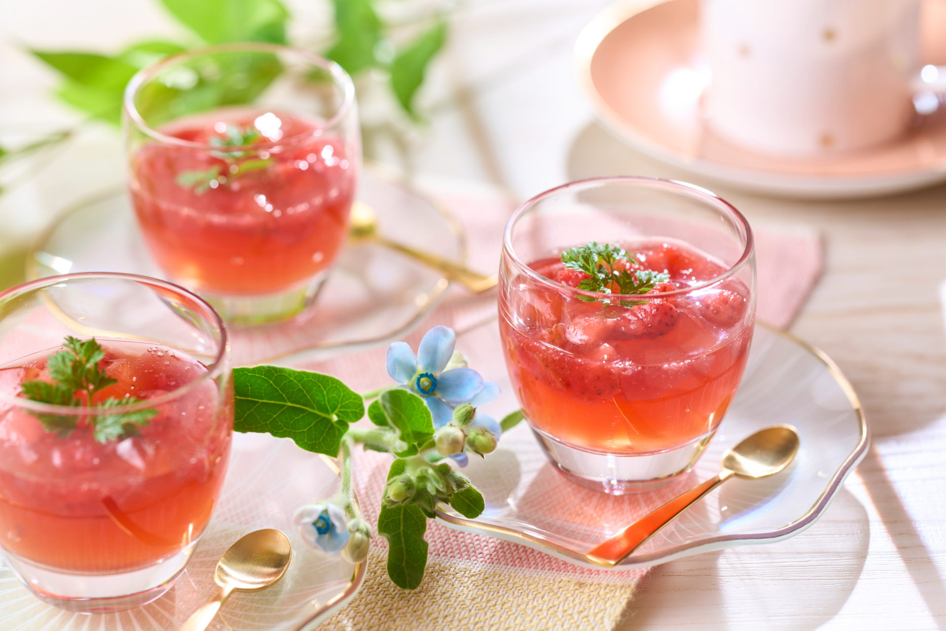 「あまおうゼリー」。あまおう果汁を凝縮し、香り高くぷるんと弾ける食感に