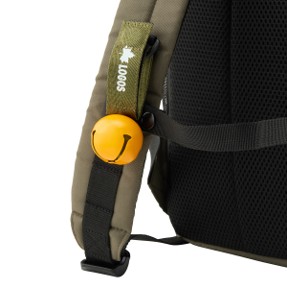 カラビナなどを利用することでバッグやリュックへの取り付けも簡単