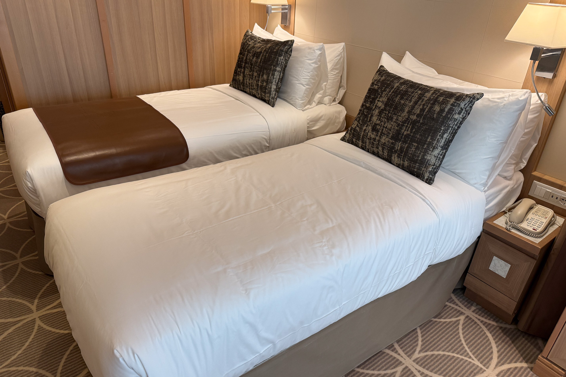 寝室エリアのツインベッド