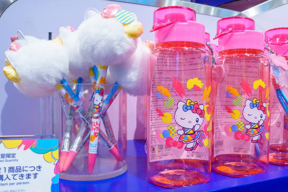 USJ 25周年グッズを来場前に予習しよう。ハローキティのカチューシャや