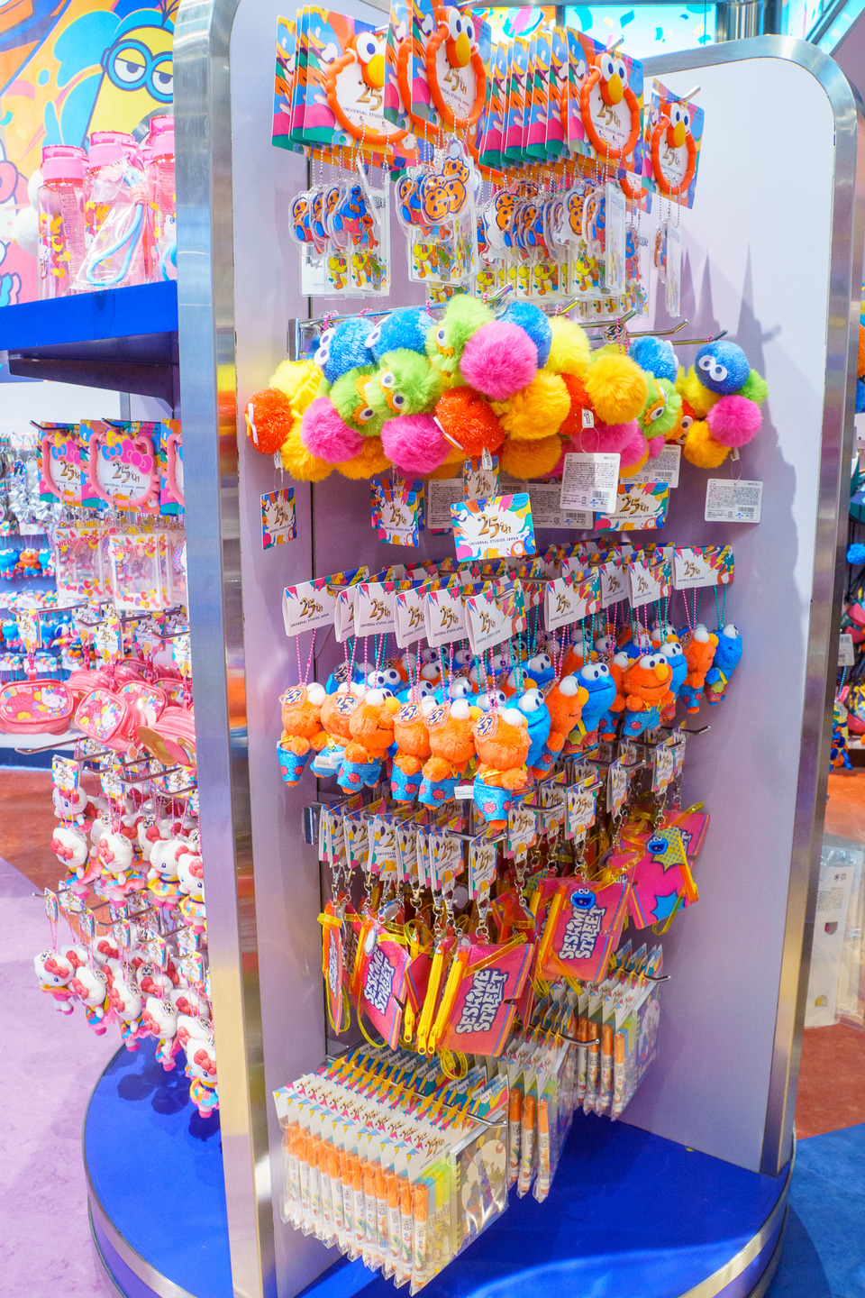 USJ 25周年グッズを来場前に予習しよう。ハローキティのカチューシャや