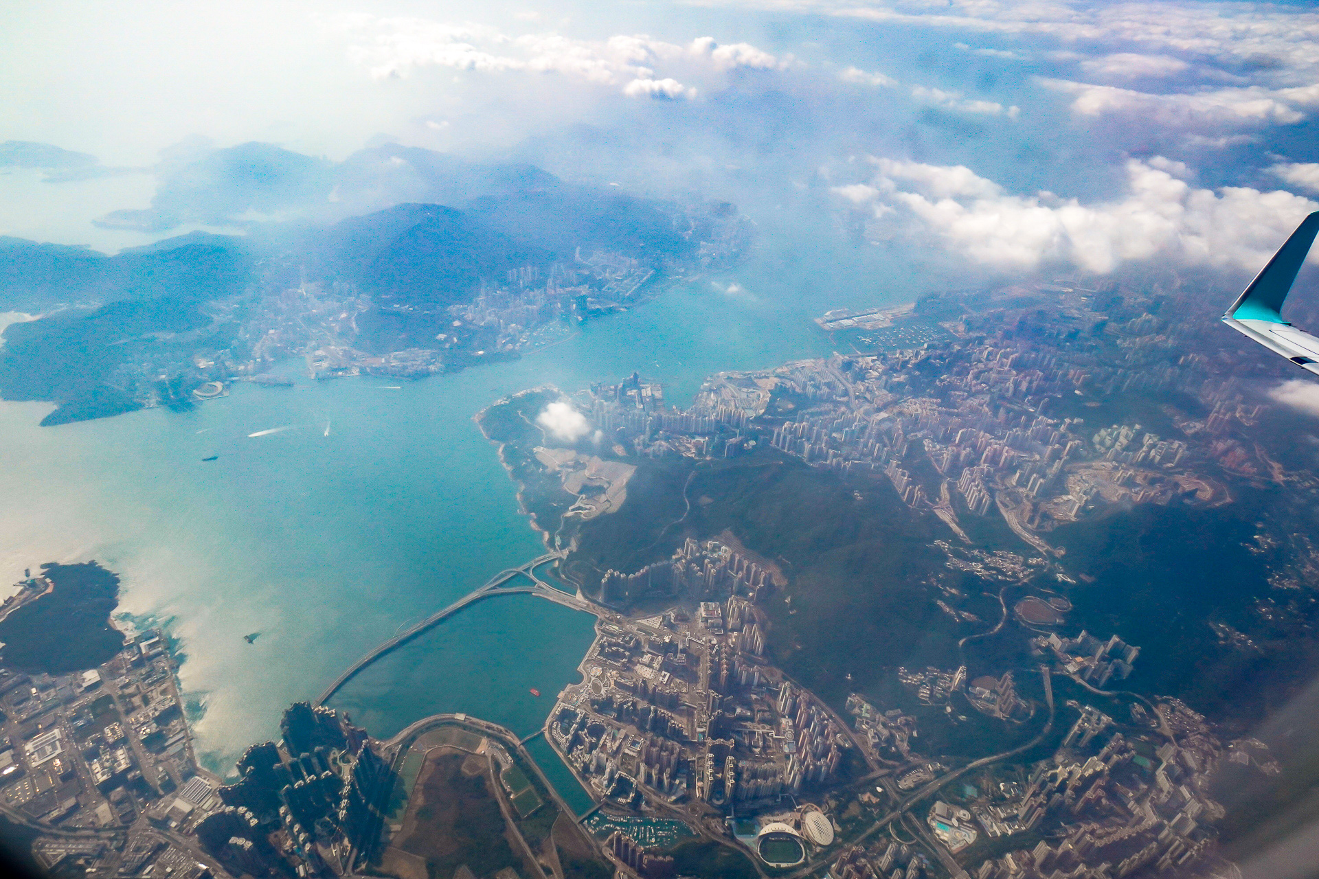 香港島の上空からの眺め。復路に撮影した