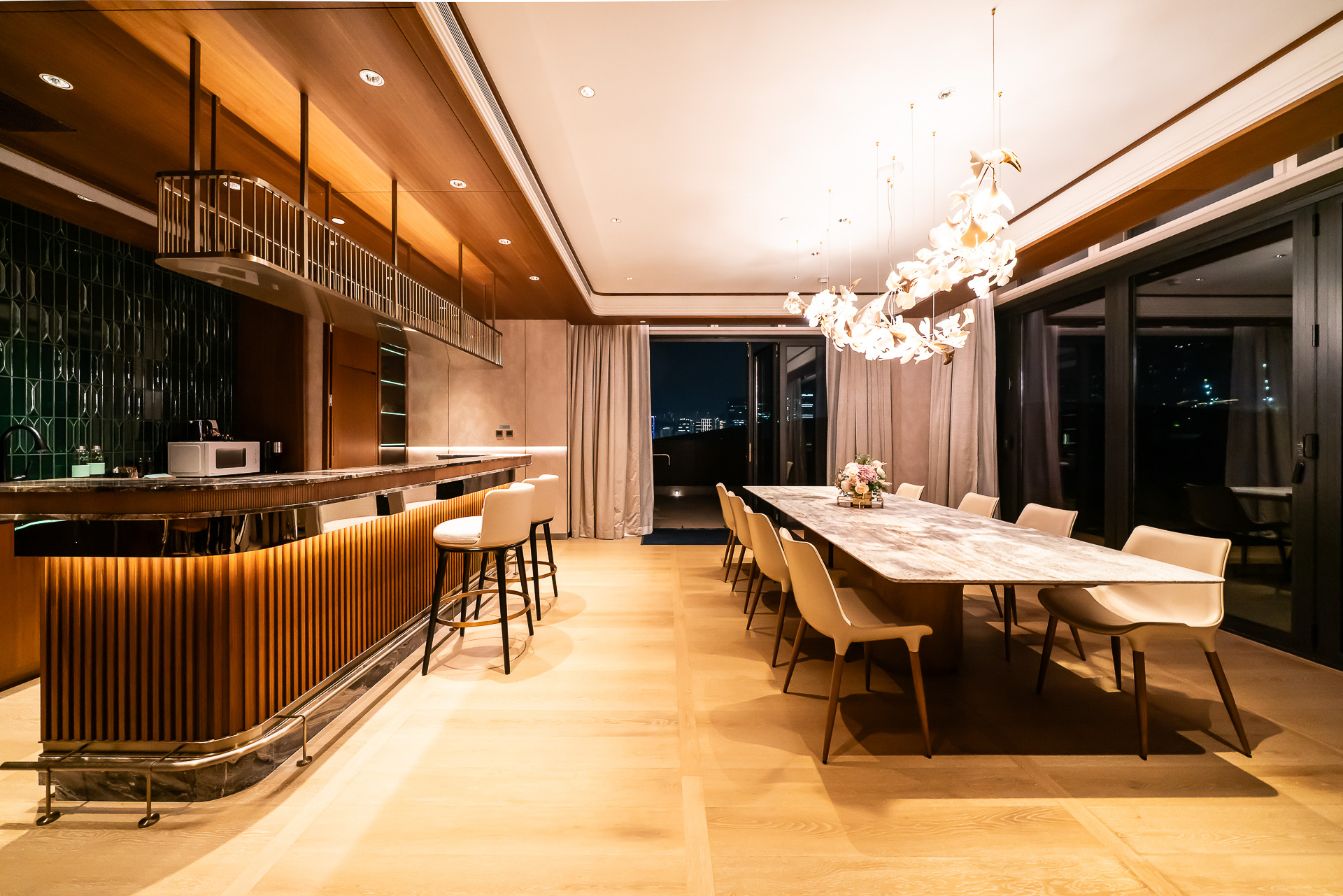 「プレジデンシャル ハーバービュー プールスイート」ダイニング