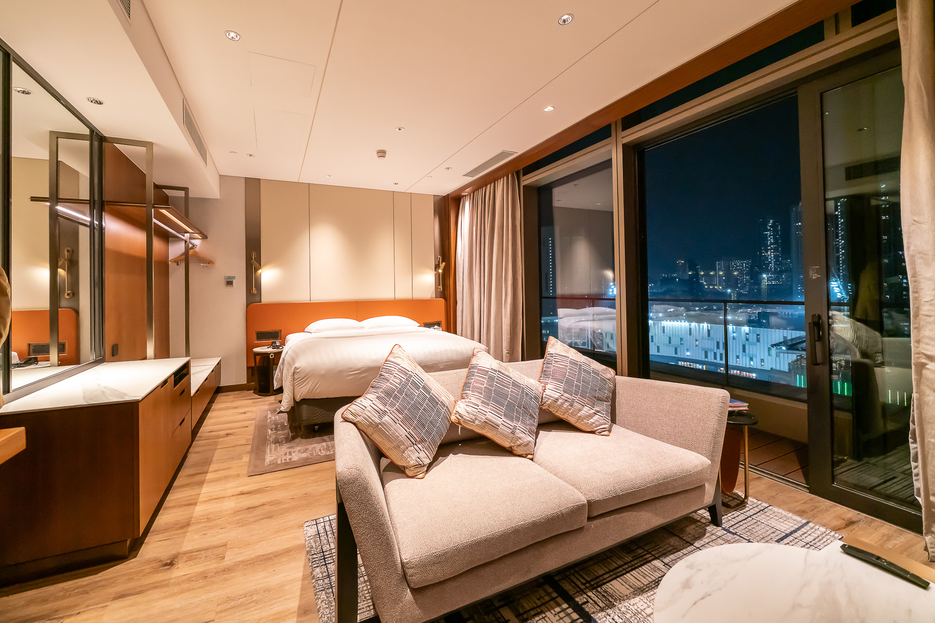 バルコニーがある「スタジオスイート」