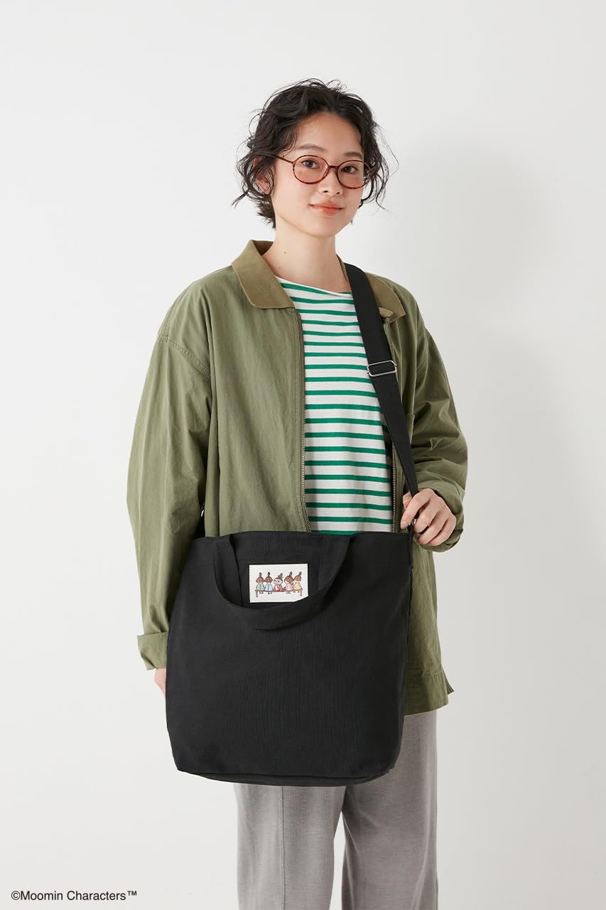 シーンに合わせて手持ち・肩掛け・斜め掛けスタイルが可能