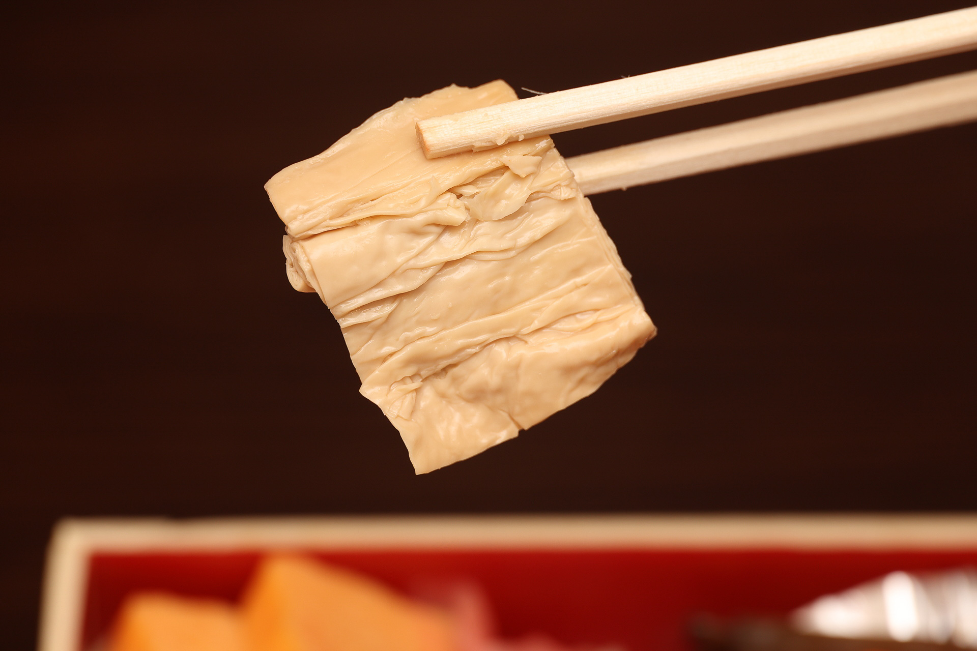 タイズの味が濃く厚みがあり食べ応えのある湯波