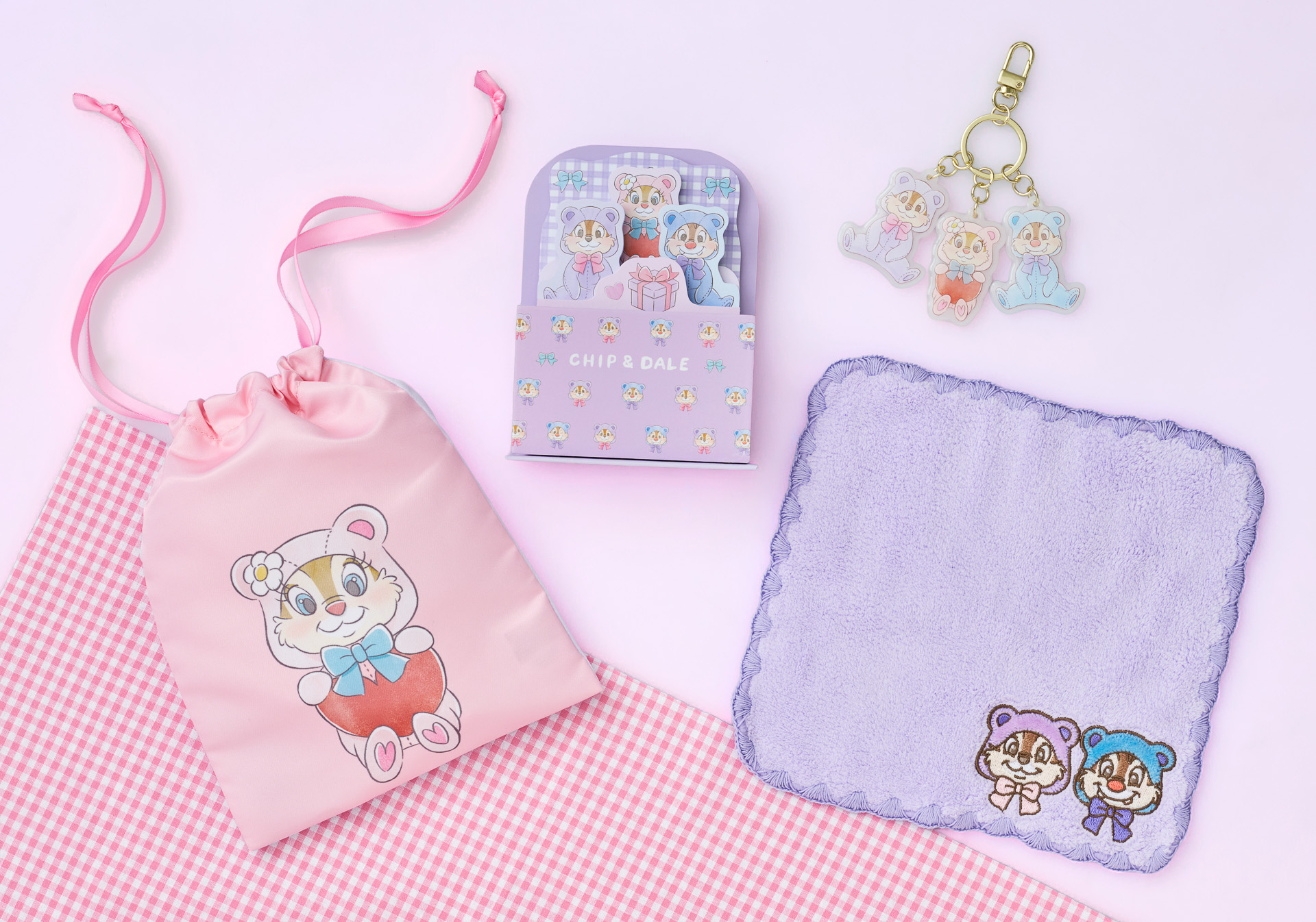 巾着（1200円）、メモセット スタンド付き（1200円）、キーチェーン（1200円）、ミニタオル（900円）