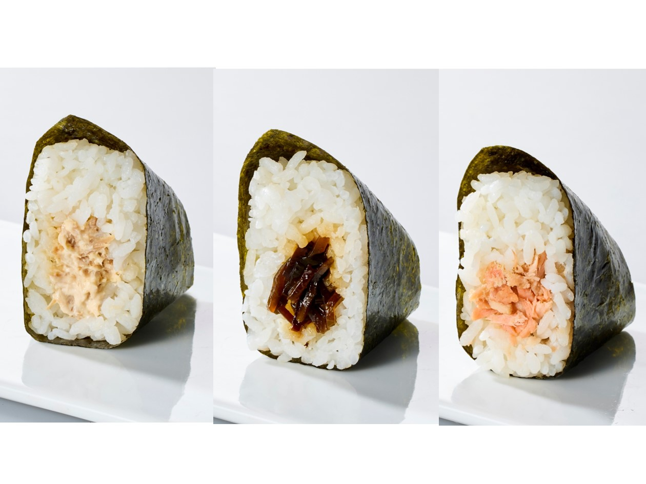 おにぎり100円セールでは、朝ごはんや昼ご飯にうれしいトップバリュの手巻おにぎり3種（ツナマヨネーズ、北海道産昆布、北海道産焼鮭）が対象。各108円