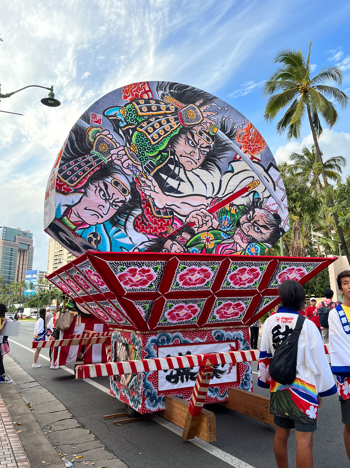 日本では青森県を訪れないと見られない「ねぷた」がハワイへ