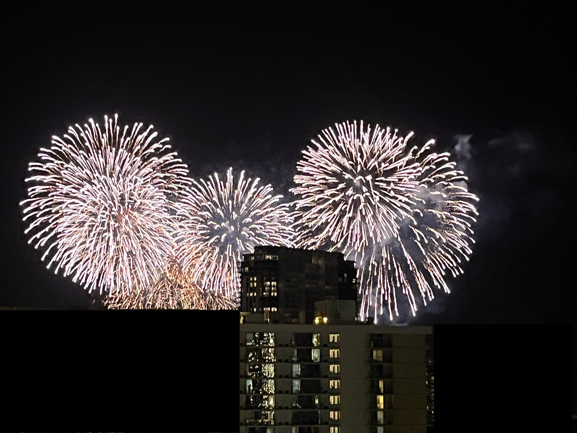 少し離れたところからでもワイキキホテル群の上に姿を見せてくれる
