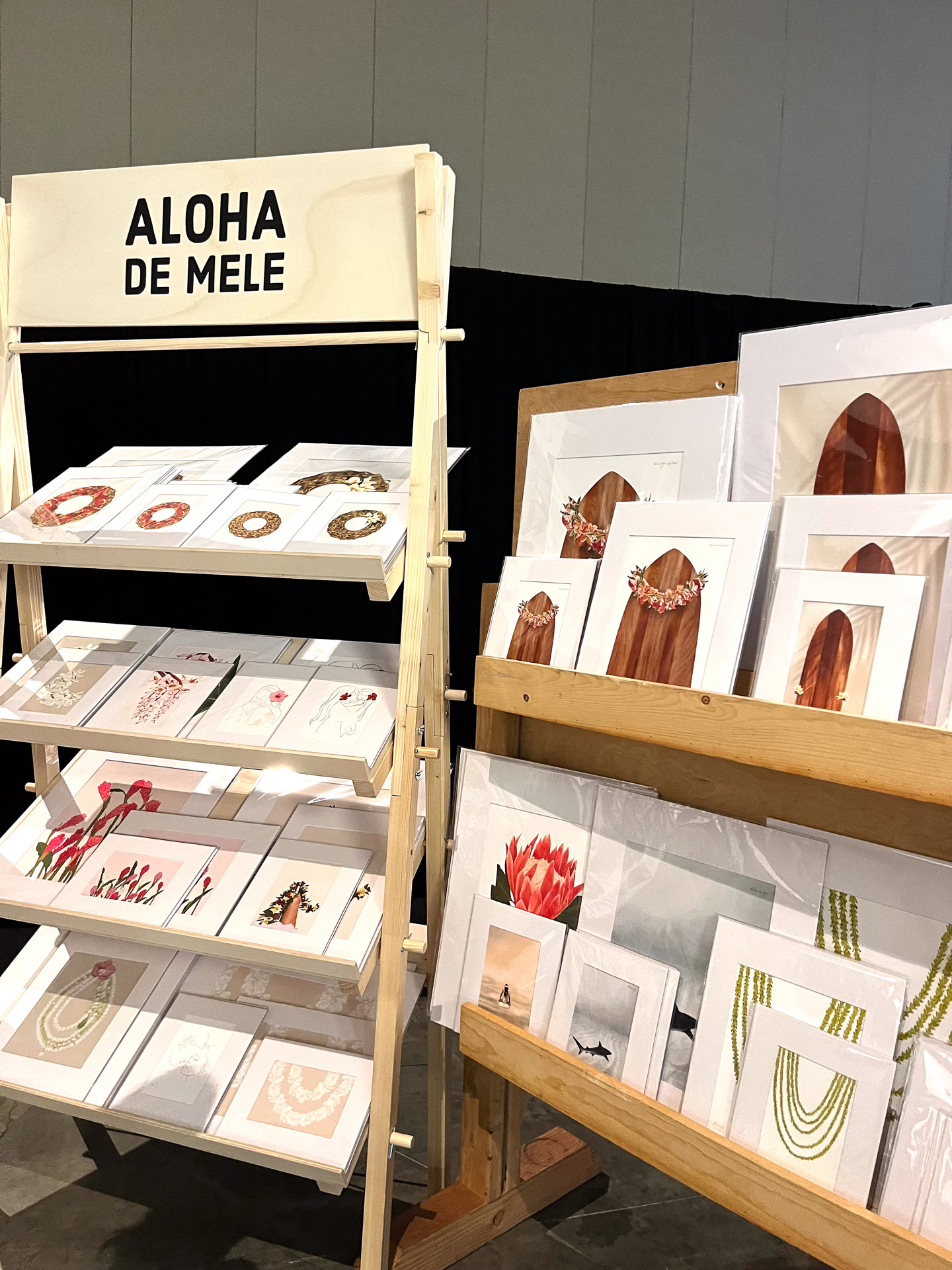 ハワイならではのインテリア・アート・雑貨の販売ブースが充実