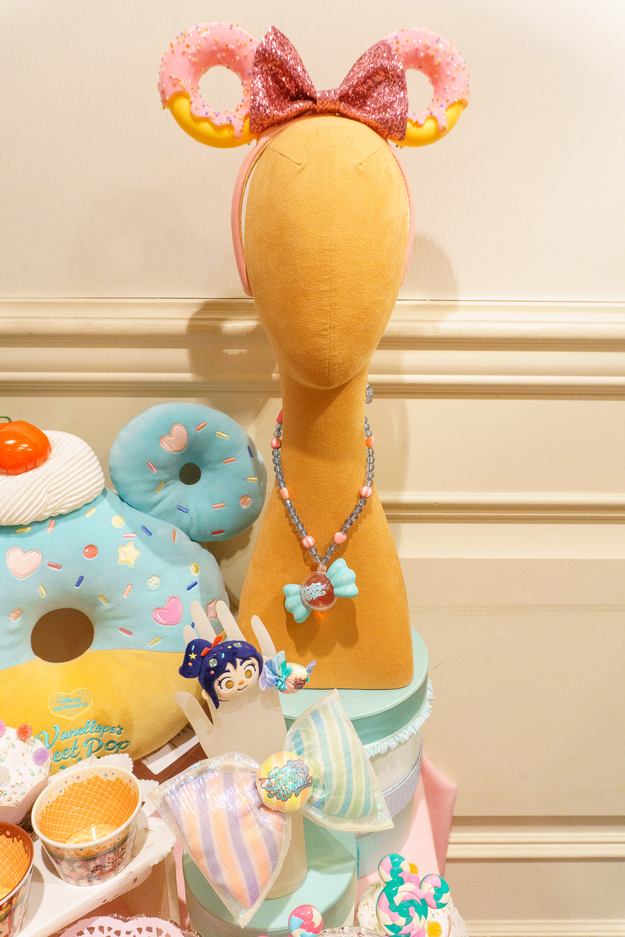 カチューシャ（2400円）、光るおもちゃ（1800円）、リングセット（2000円）、ヘアゴム（1500円）