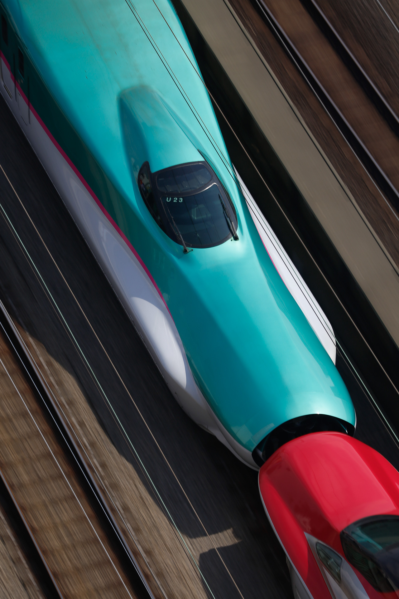 E5系の「はやぶさ」とE6系の「こまち」は東京～盛岡間を併結して走るのが基本