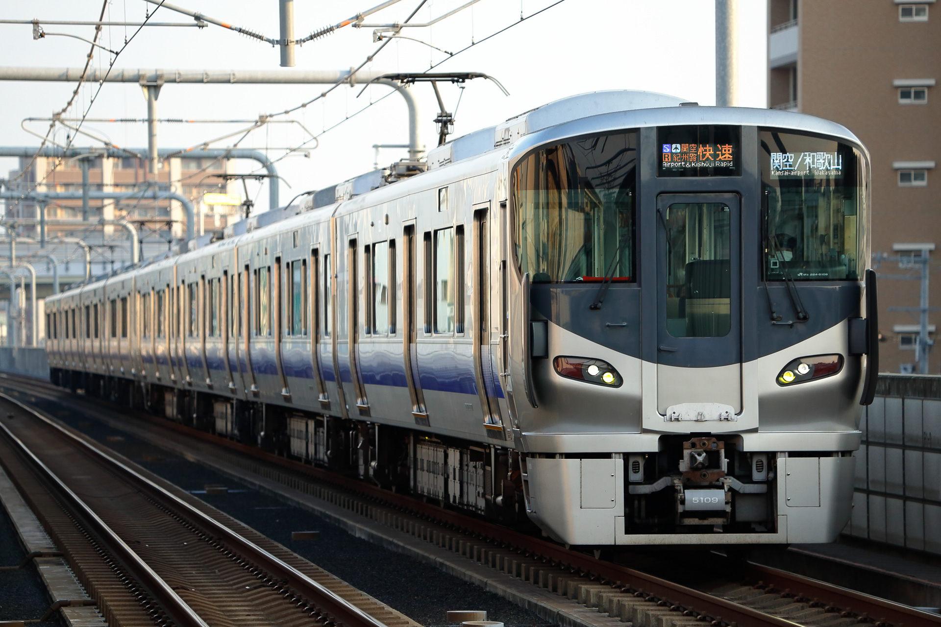 「関空・紀州路快速」は4両編成×2の組み合わせ