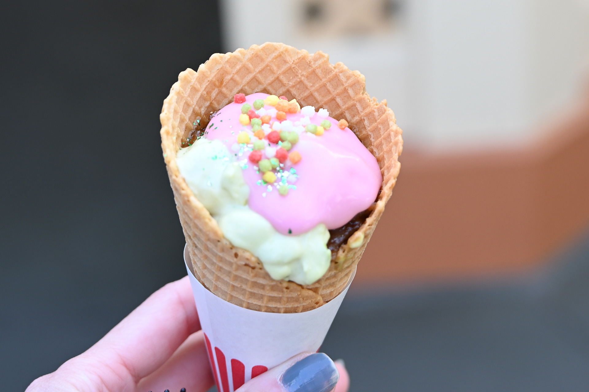 早速行列に並び、話題の1品を味わってみた