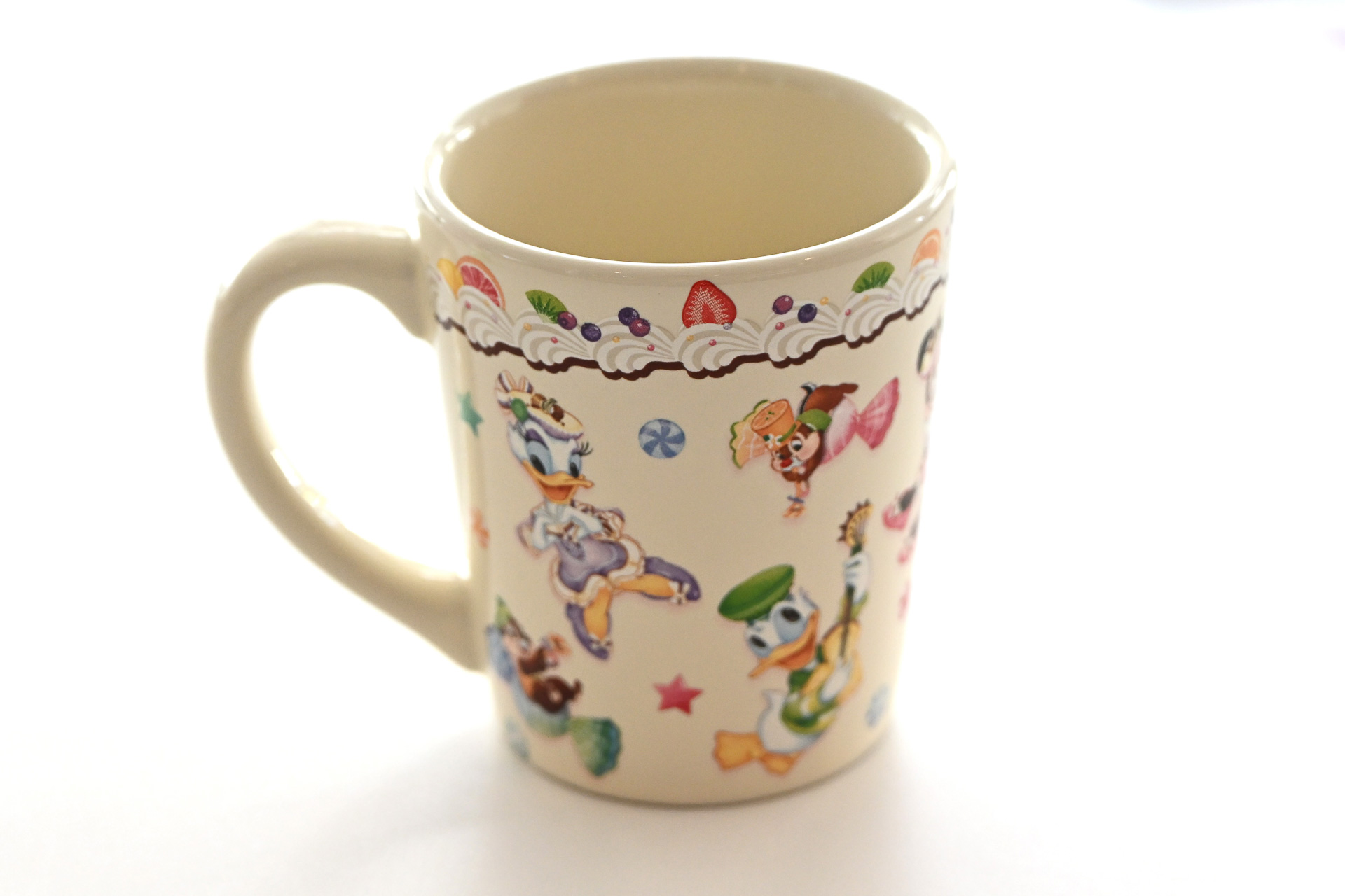 フルーツゼリー＆ヨーグルトムース、スーベニアカップ付き（単品550円、スーベニアカップ付き750円）