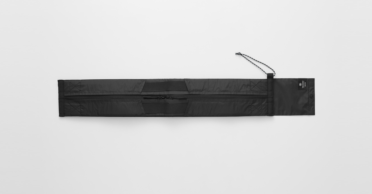 両端を引っ張ると一気に帯状に