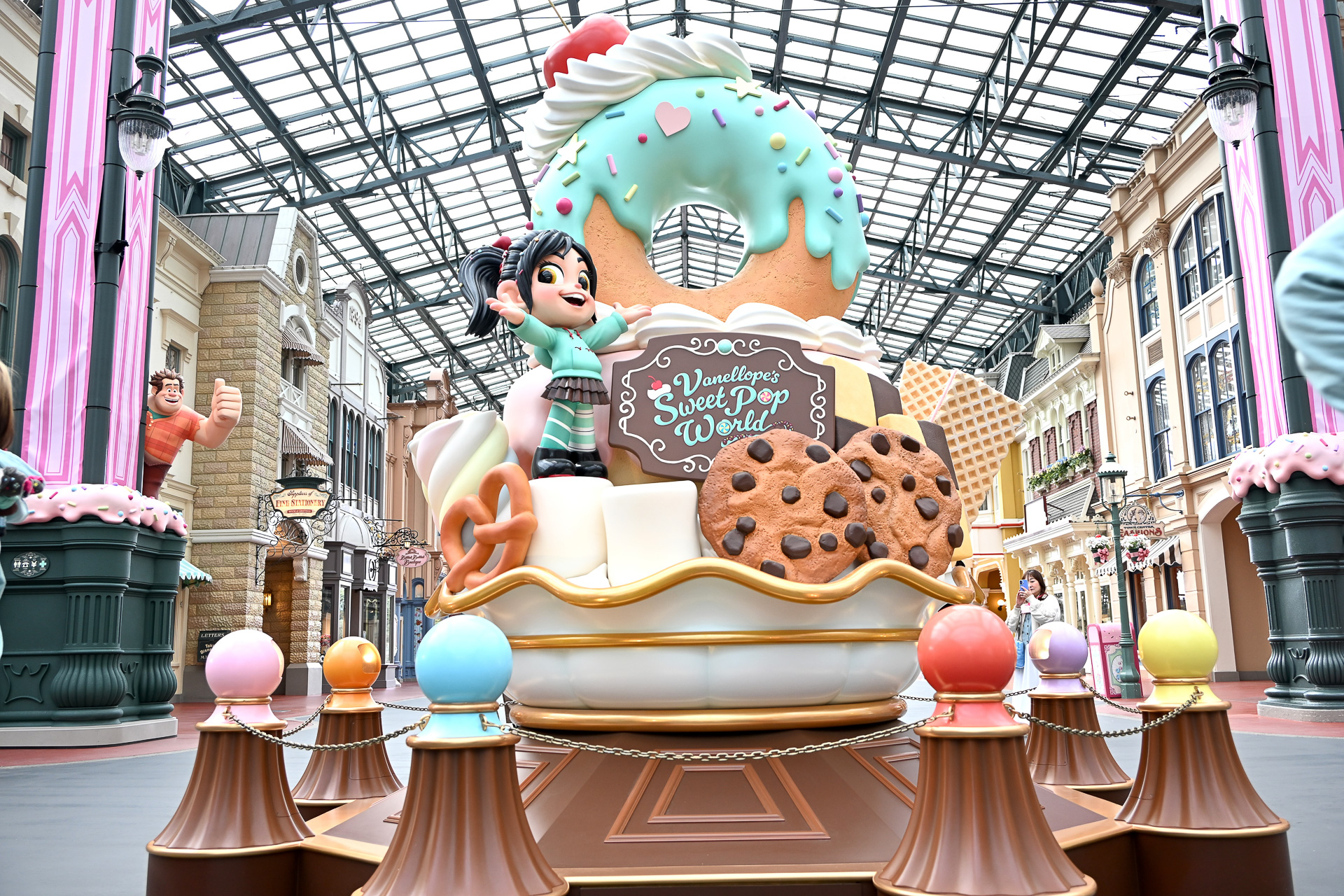 甘い香りが漂ってくるワールドバザール中央のフォトロケ