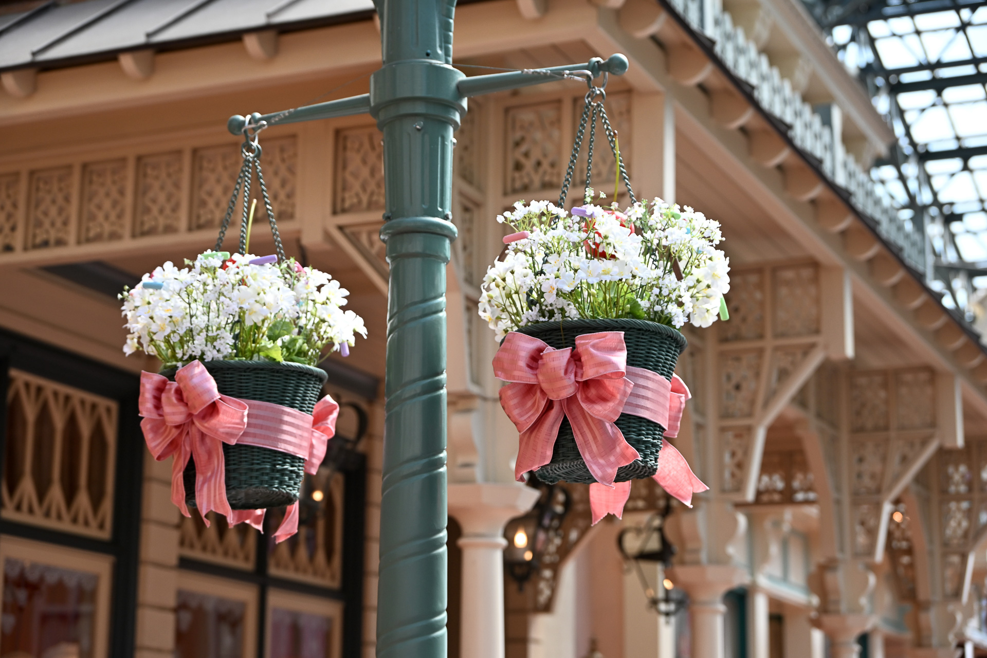 ショップやショーウィンドウもスイーツな世界観で溢れていた