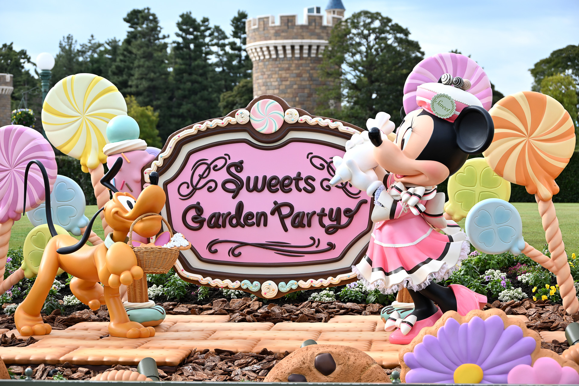 ミニーマウスたちの姿も