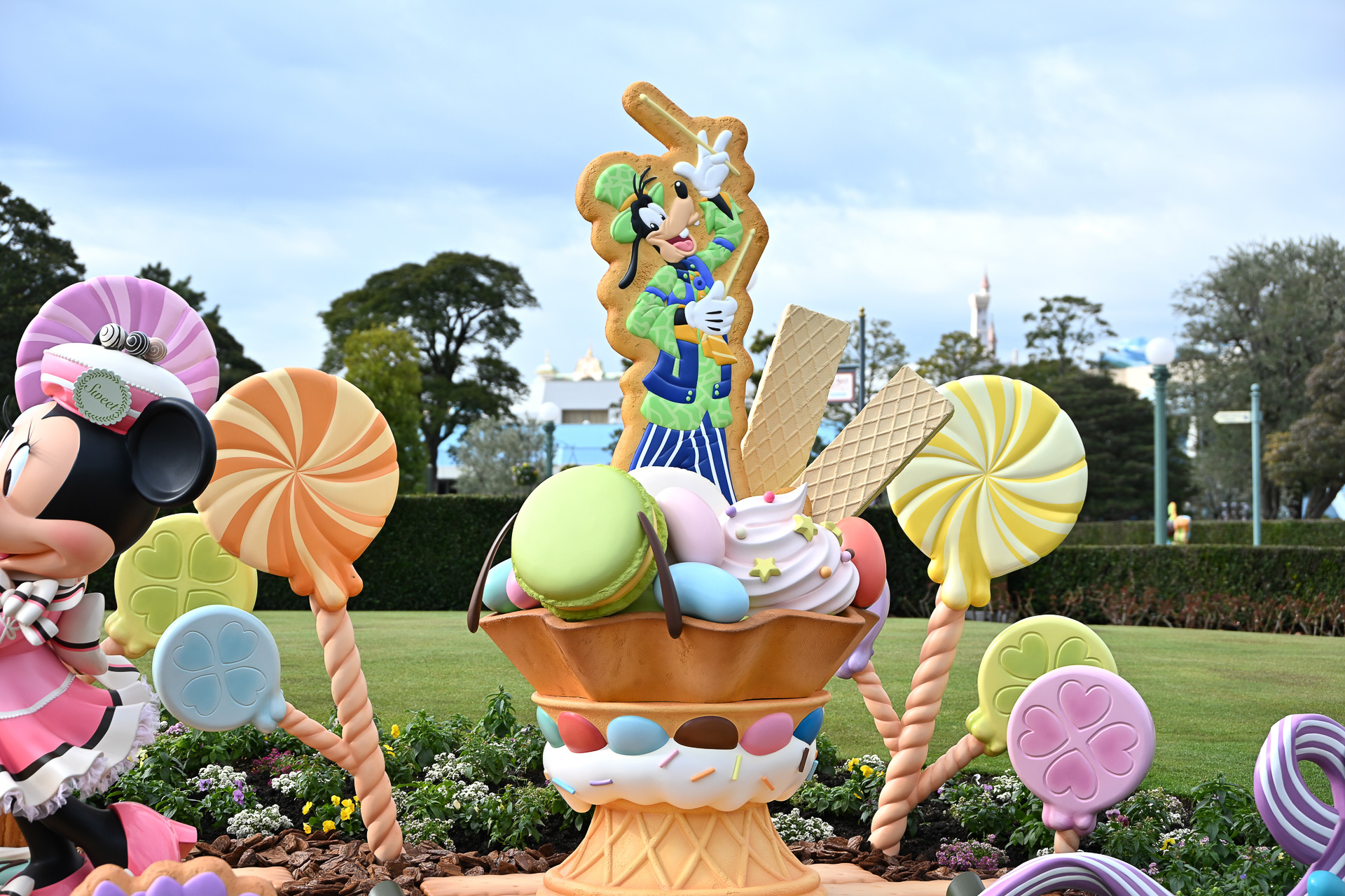 ミニーマウスたちの姿も