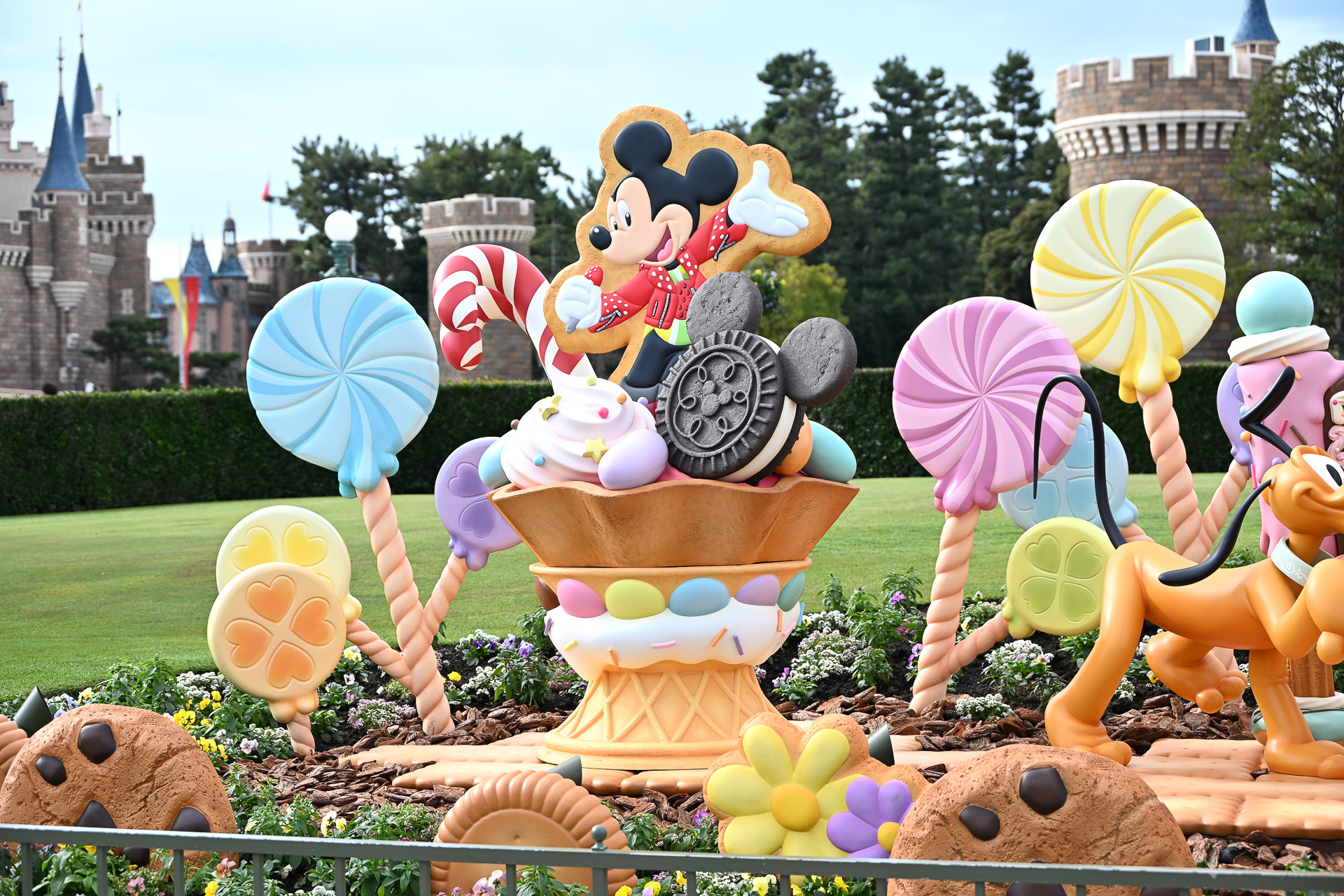 ミニーマウスたちの姿も