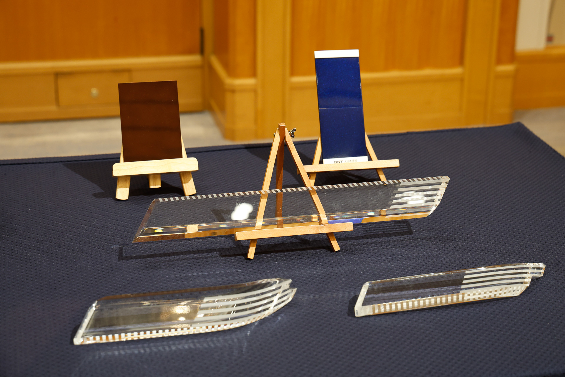 クルマでいうところのオーナメントだろうか。こうした小さなアイテムでも、色・柄・形状を変えながら最適解を追求する