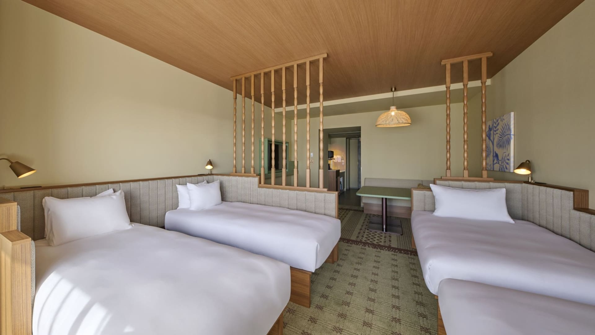 スタンダードフロア「アジアンエメラルド」（写真はデラックスフォース）