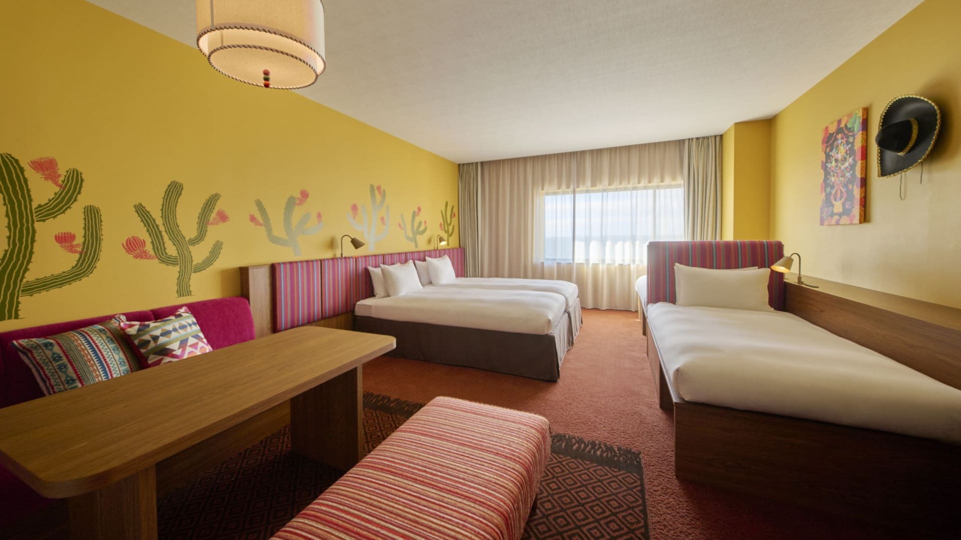 スタンダードフロア「メキシカンサンフラワー」（写真はデラックスフォース）